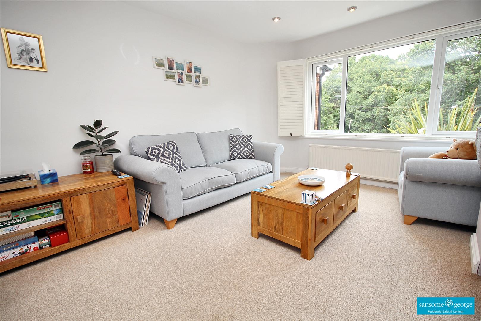 3 bed property in Taff Way, Tilehurst